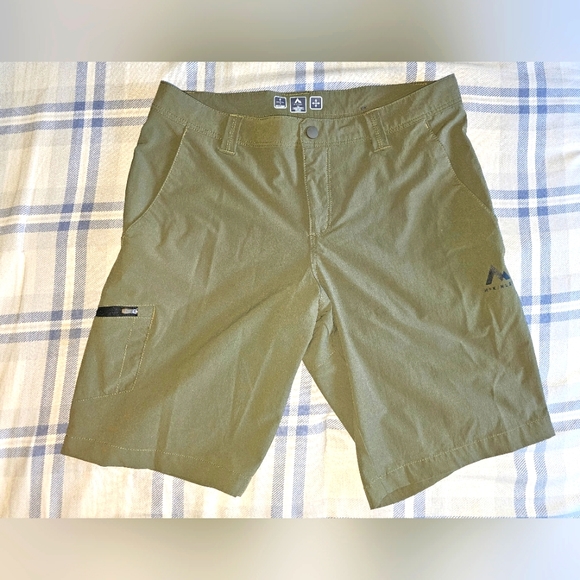 Hiking Men's Shorts - Picture 2 of 6